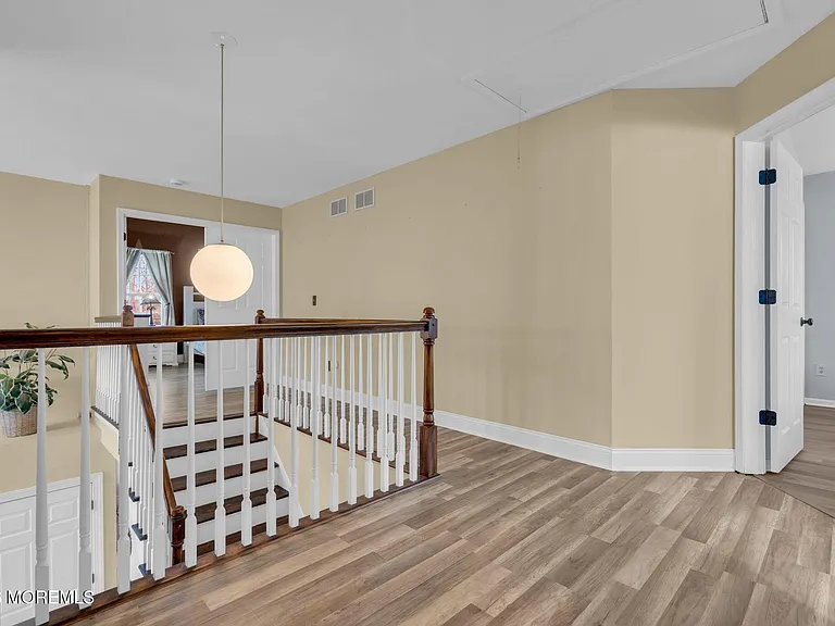 107 Shenandoah Blvd — Photo 21