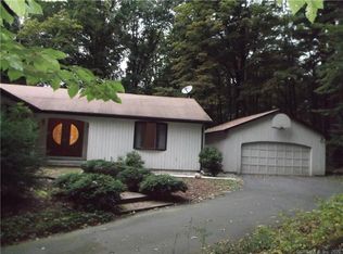 3 Deer Run Rd, Farmington, CT 06032