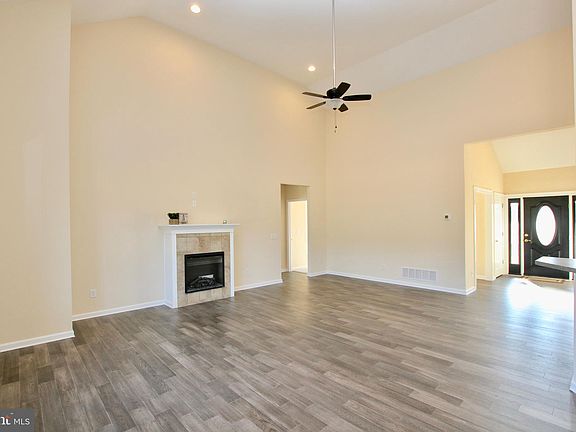4th image of 4460 Mayflower Dr