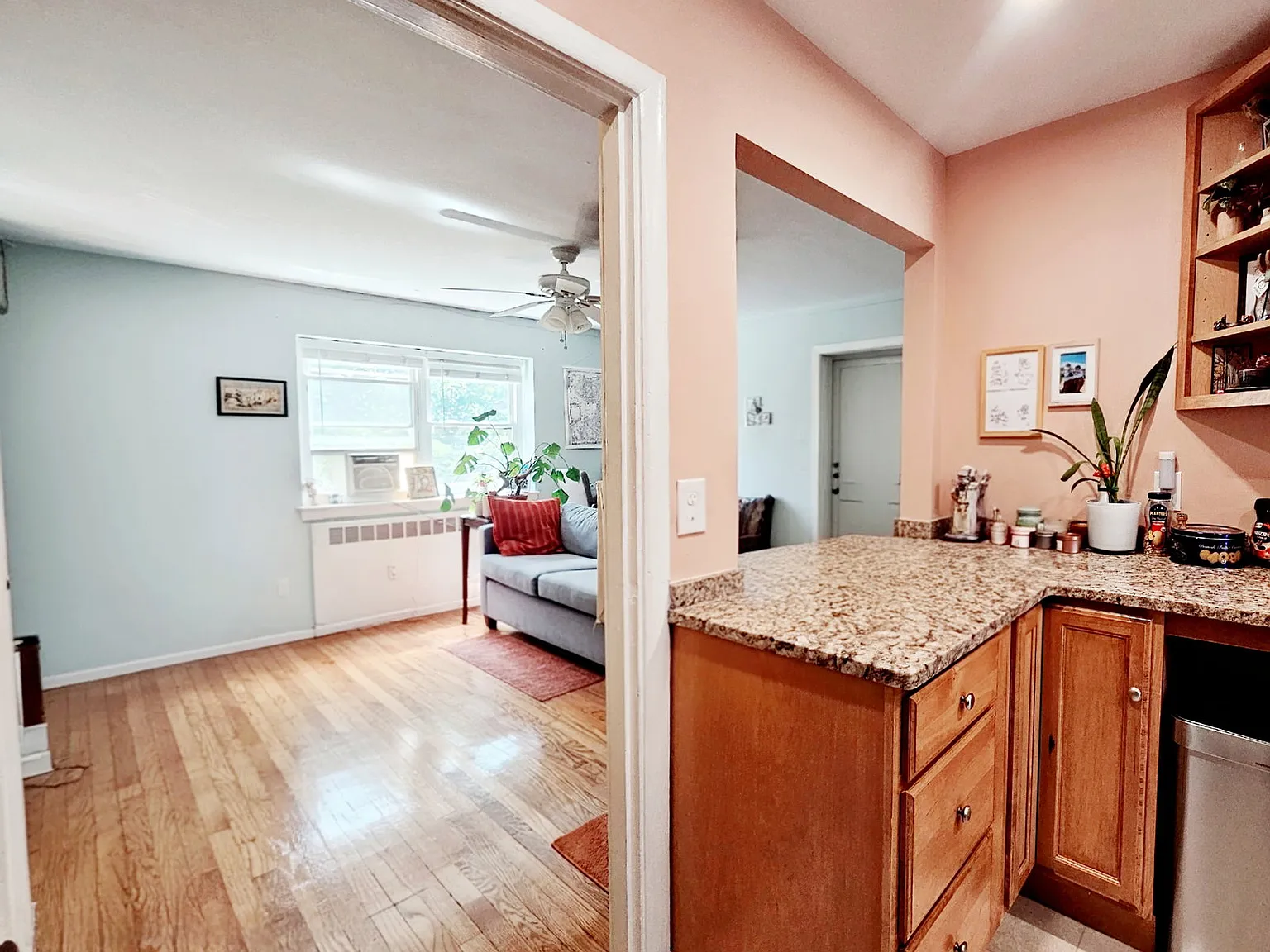 1 bed, 1.0 bath, 700 sqft, $3,000 — Photo 4