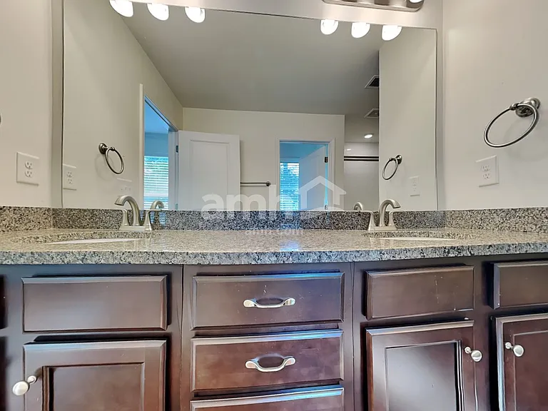602 Lake Vista Ct — Photo 15