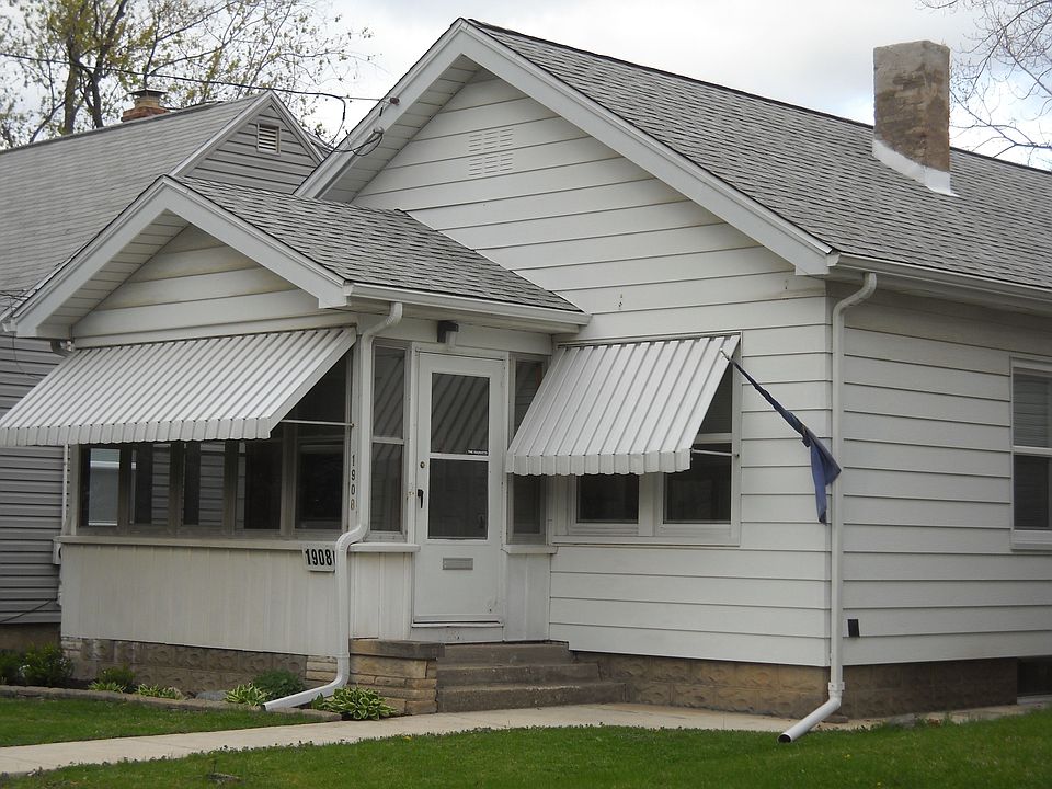 1908 N Broadway St. Peoria IL 61604