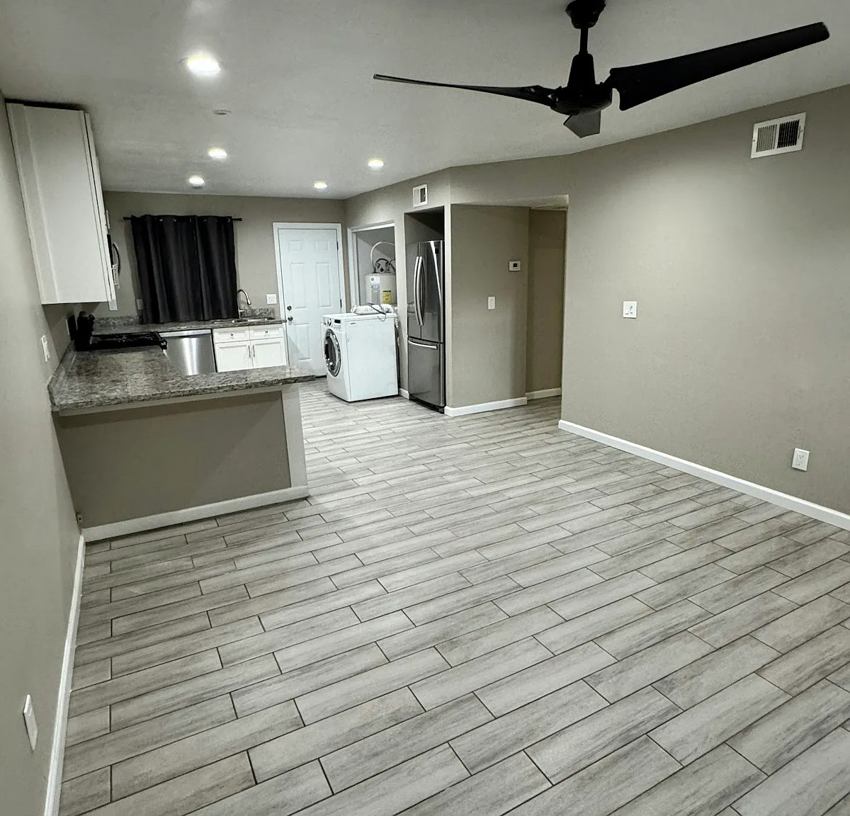 1013 East Commonwealth Place, Unit 1 — Photo 3