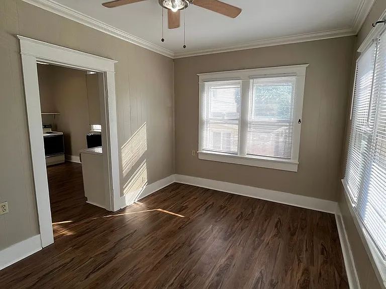 1362 College St — Photo 2