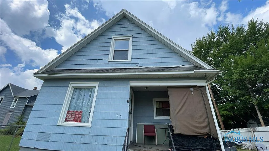 616 Pleasant Pl photo 1