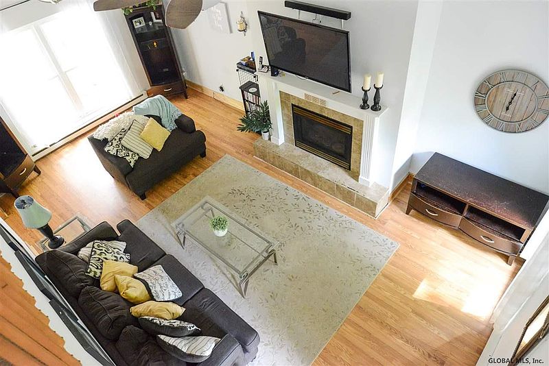 4th image of 162 ARROWWOOD Place