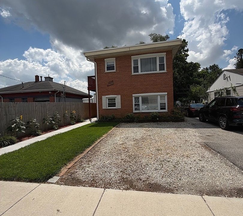 1st image of 1995 Howard St #1R