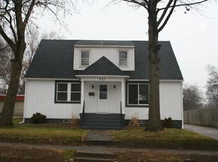 907 Oxford Ave, Pekin, IL