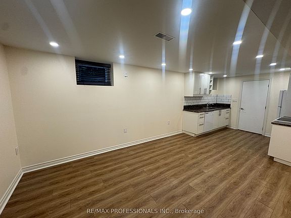 5th image of 102 Paulart Dr #Basement