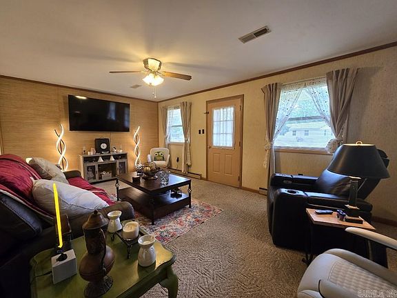 3rd image of 323 Clifton Dr