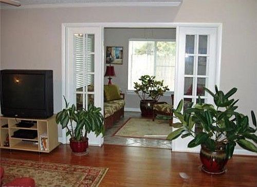3rd image of 3161 Crestwood Ln
