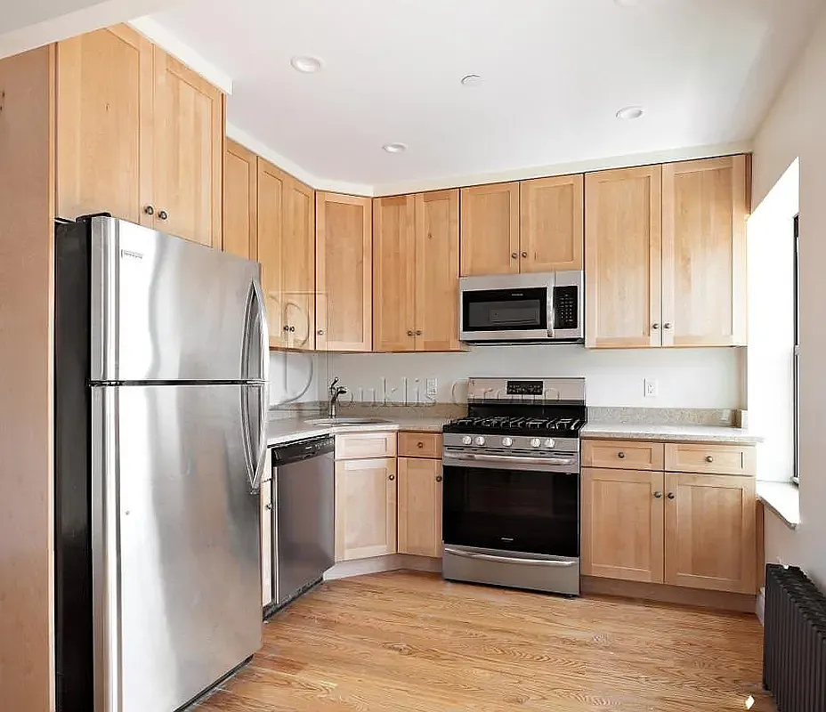Building Photo - 211 W 252nd St #3