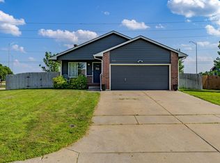 805 N Sunrise Ct, Goddard, KS 67052