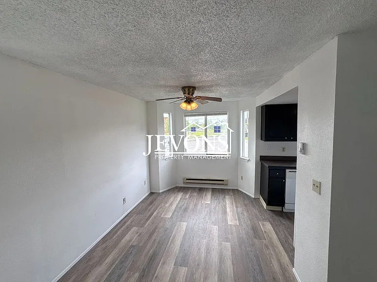 1722 E 56th St #1 — Photo 5