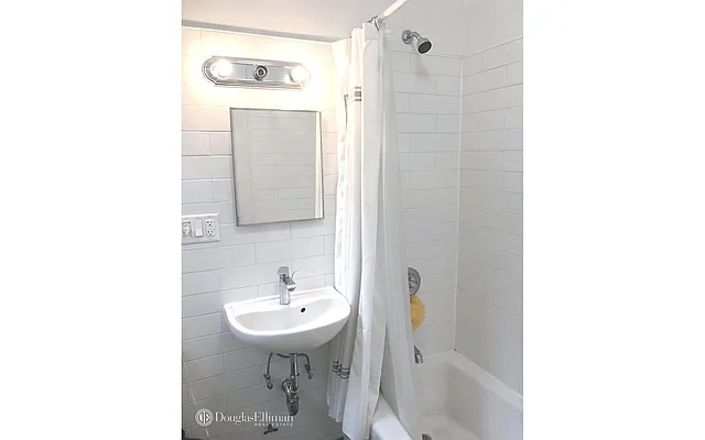 Rented by Douglas Elliman | media 30