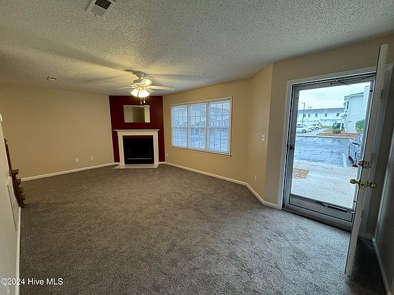 3rd image of 346 Haven Drive #X6