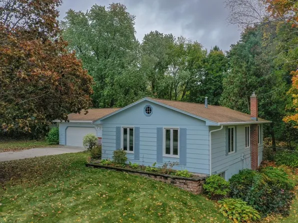 429 W Redwood St, Sturgeon Bay, WI 54235