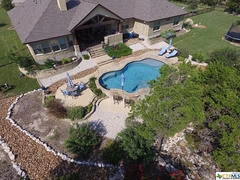 1st image of 2132 Oakwood Holw