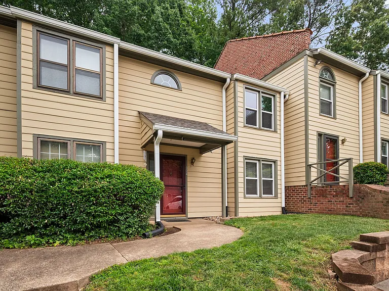 604 Broad Leaf Cir — Photo 3