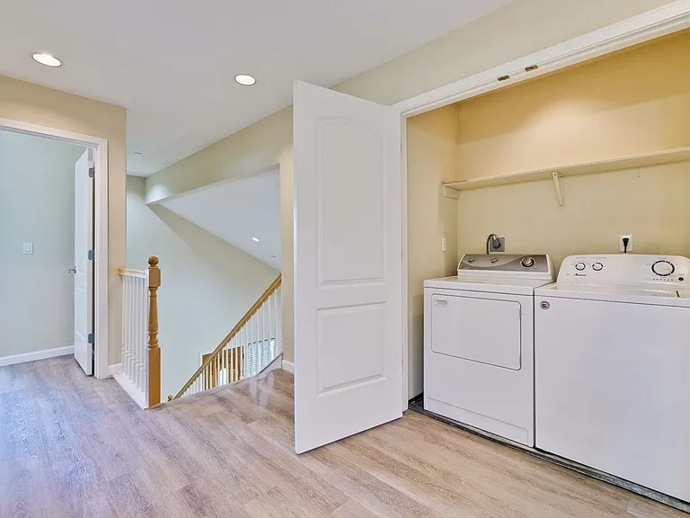 352 Beemer Ave — Photo 39