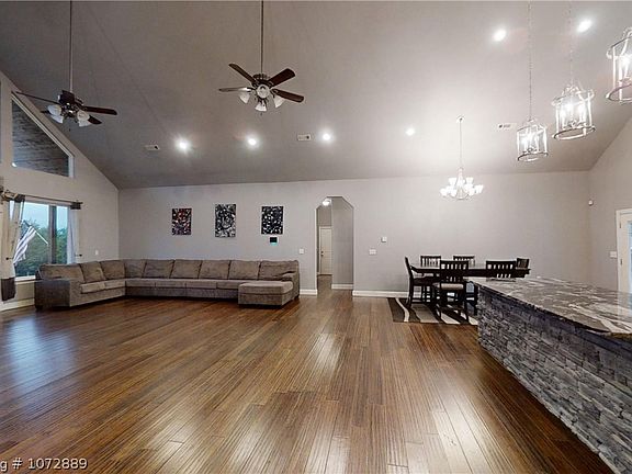3rd image of 1207 Pine Hollow Dr