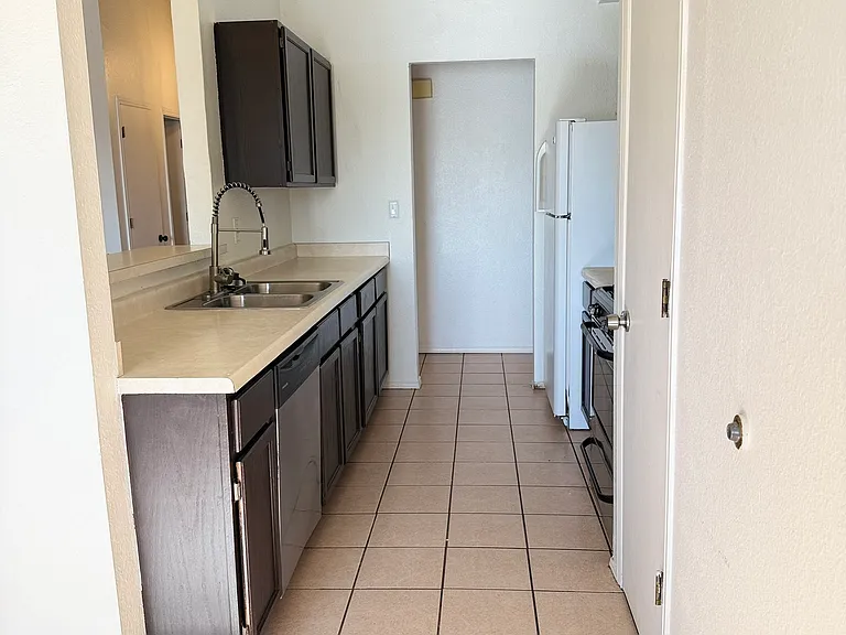 5465 Ridge St — Photo 7