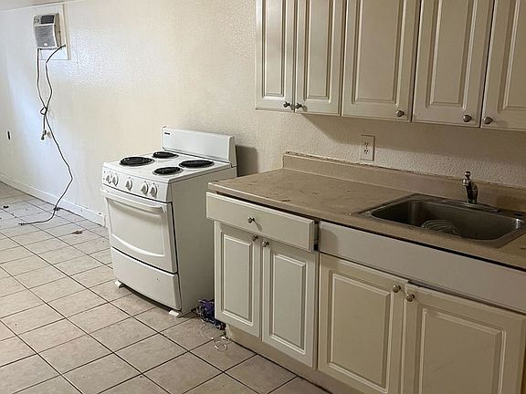 2nd image of 2545 Cabot St #F45e50407