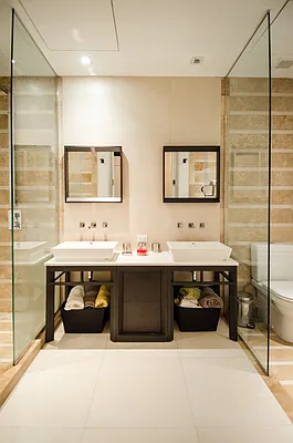 Sold by Massimo Nicastro, LREB | media 13