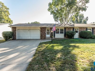 704 S Rohl Dr, Sioux Falls, SD, 57103