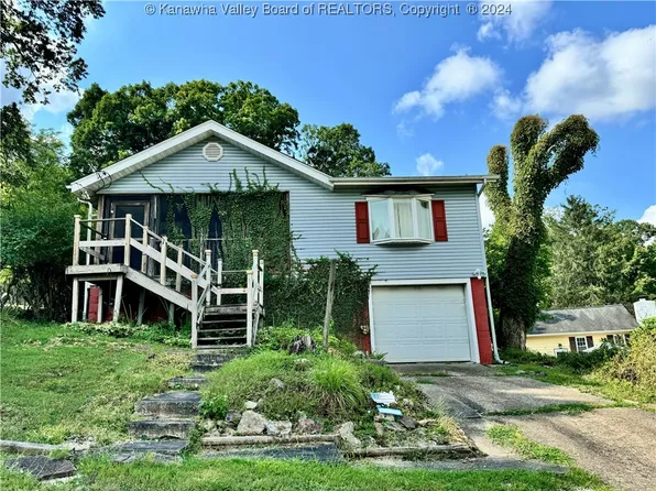 1819 Beechwood Dr, South Charleston, WV 25303