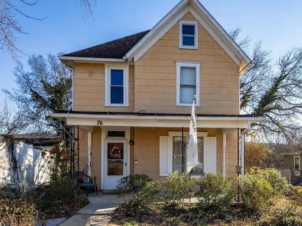 76 Zorger St, Harpers Ferry, WV 25425