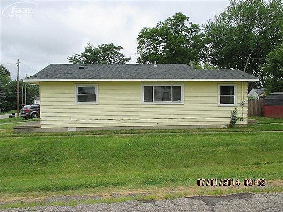 5th image of 2087 Schumacher Ave
