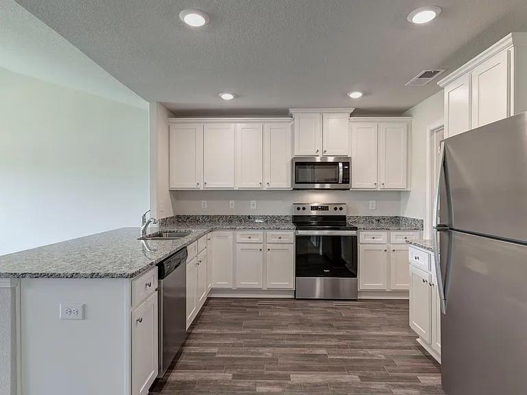 807 Red Berry Ln — Photo 3