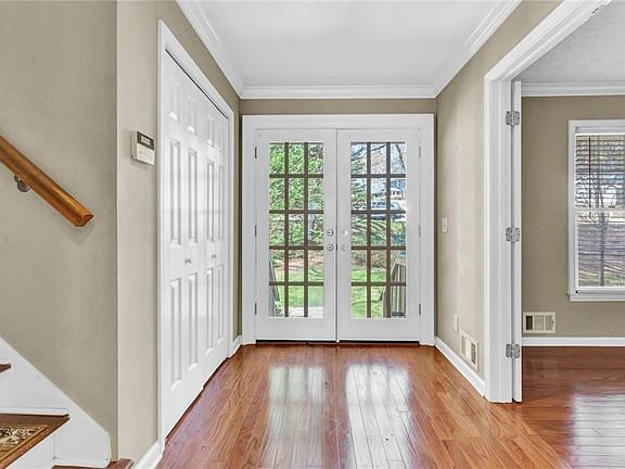 3rd image of 4428 Cove Island Dr NE
