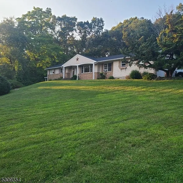 270 Ross Dr photo 1