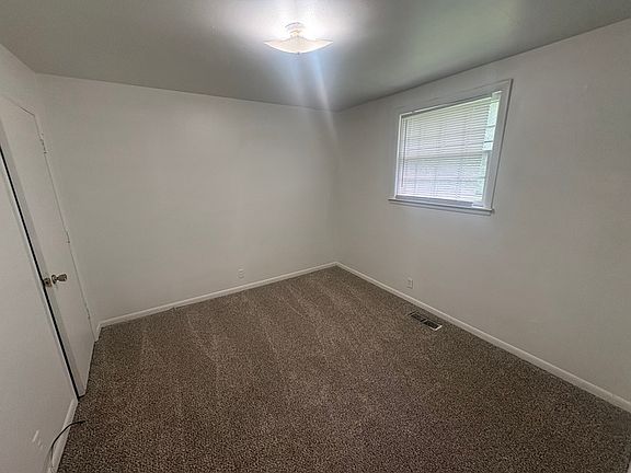 4th image of 1018 Curdwood Blvd Unit B