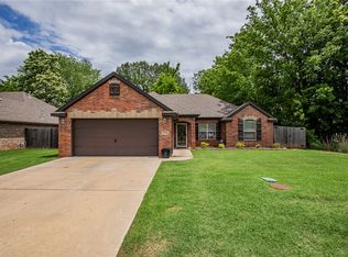 2360 N Caney Dr, Fayetteville, AR 72704