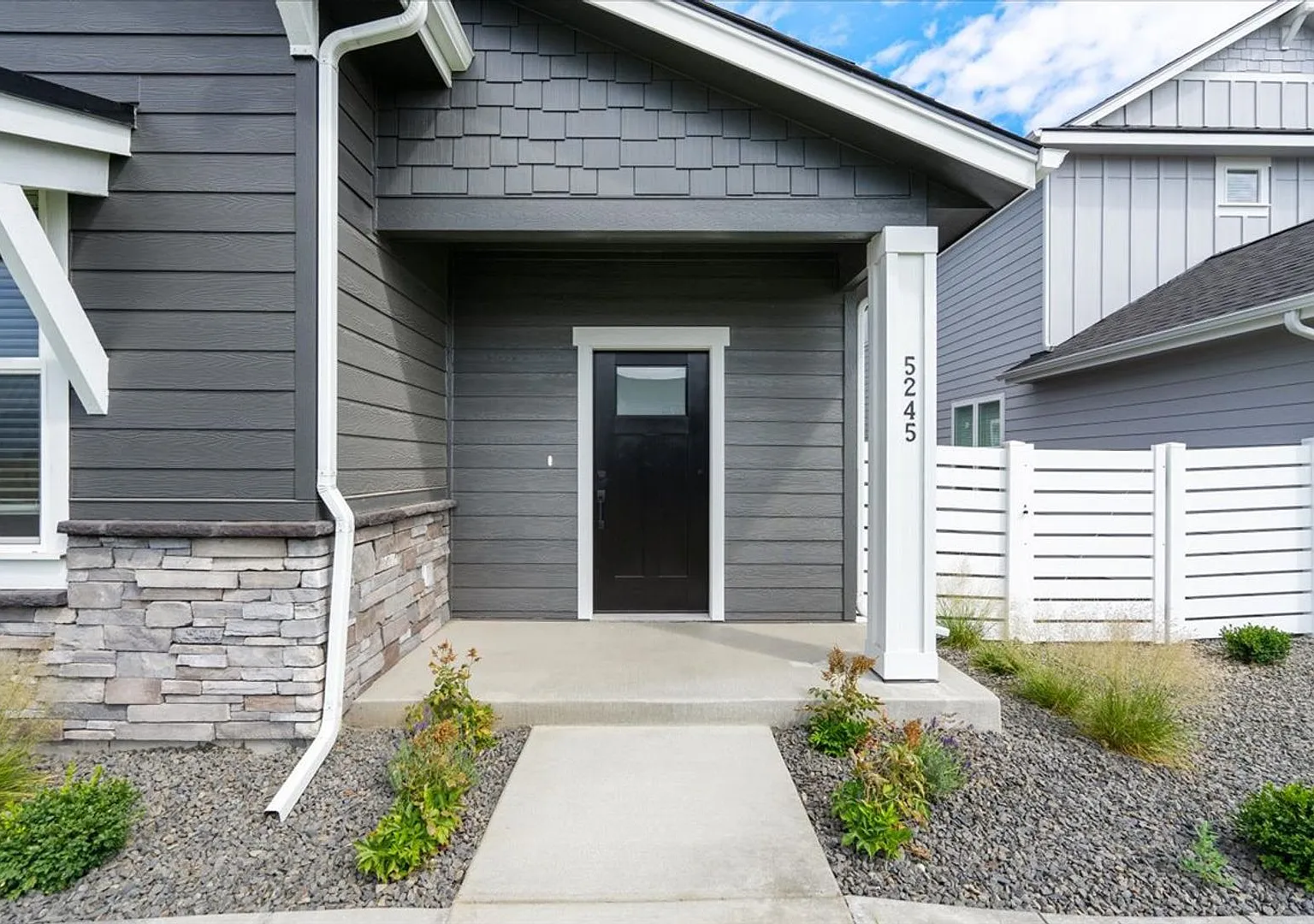 Newly Constructed Home with Spacious Layout — Photo 4