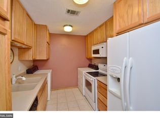 996 Carmel Ct, Shoreview, MN 55126