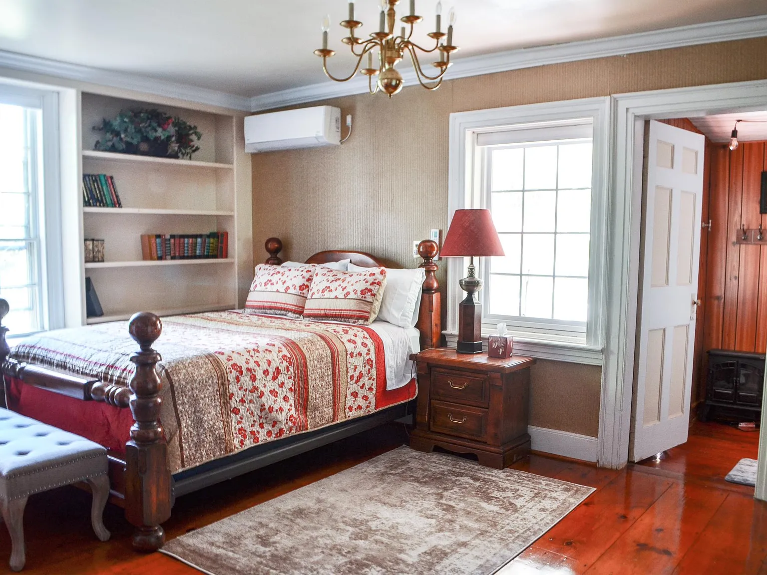 7 bed, 3016 sqft, $7,600 — Photo 3