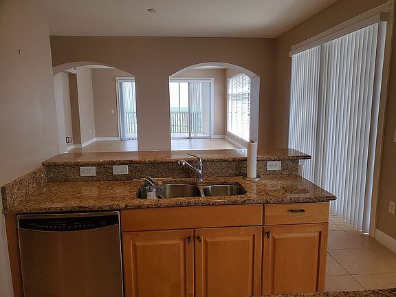 5th image of 6061 Silver King Blvd Unit 606
