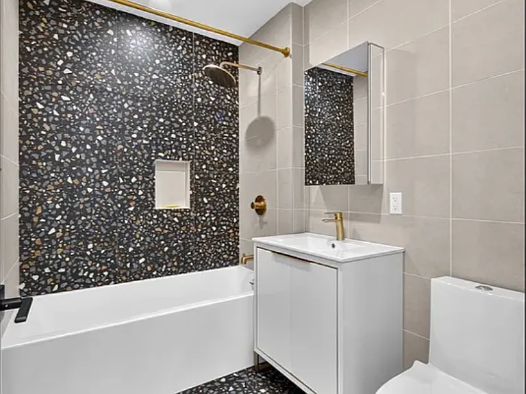 376 Montgomery St #1D — Photo 13