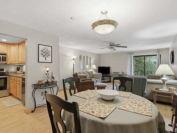 3rd image of 1321 Worcester Rd APT 104
