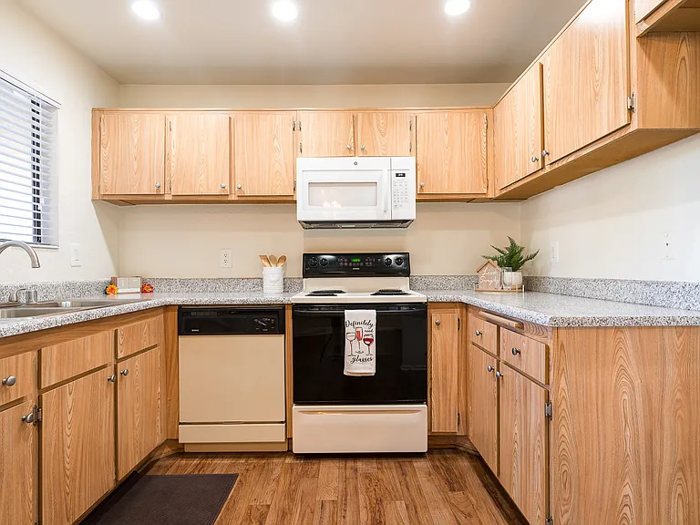 Woodbend Apartments — Photo 35