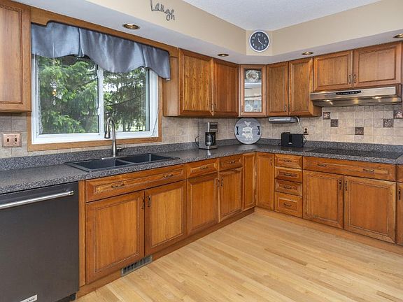 4th image of 1286 Kenilworth Ct