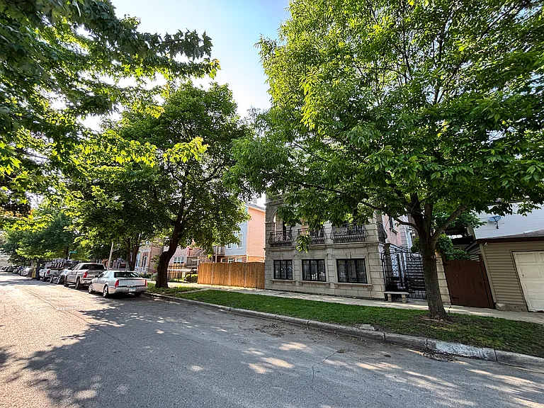 2612 W Huron St #2F — Photo 2
