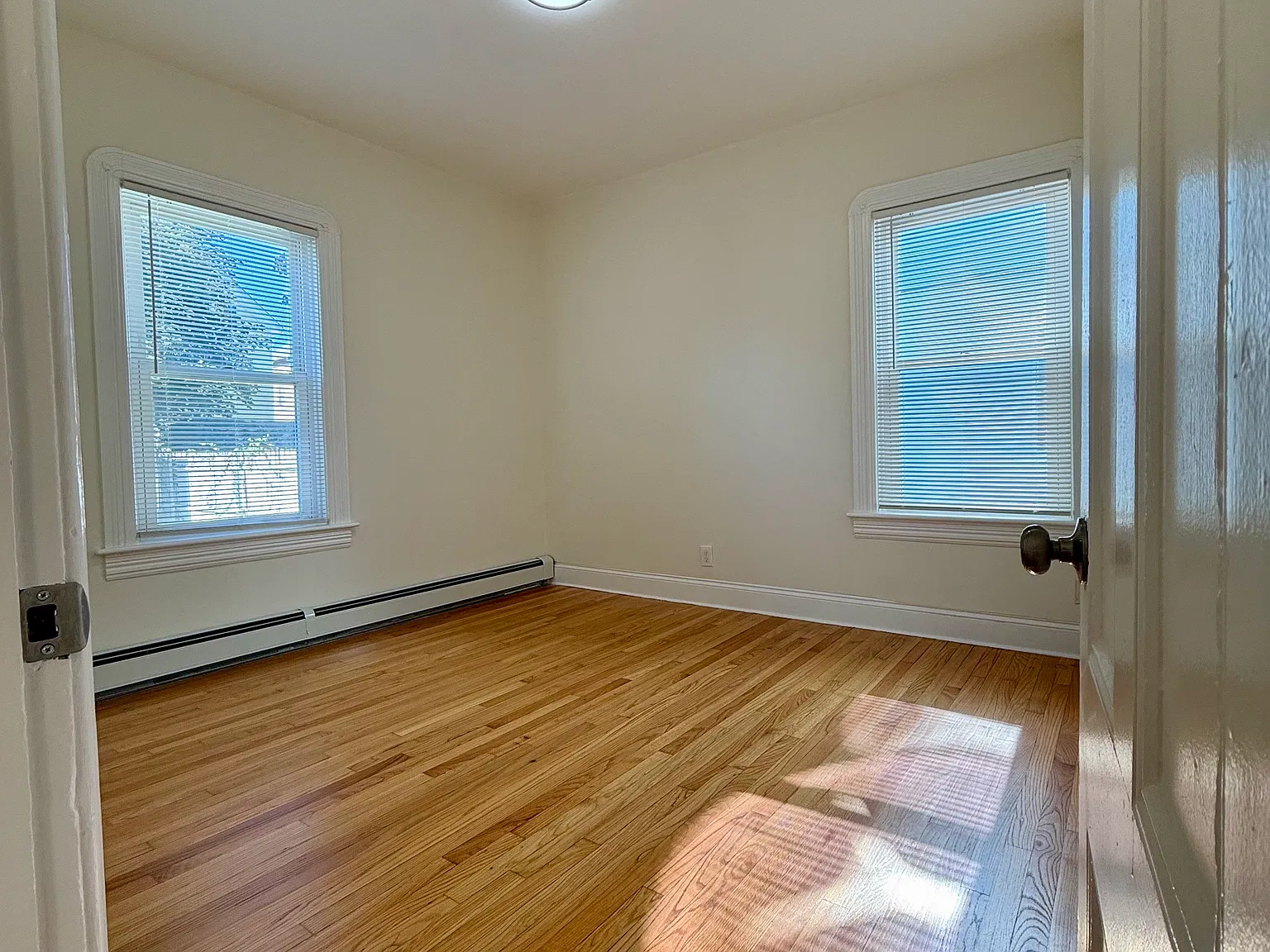2 bed, 1000 sqft, $1,995 — Photo 4