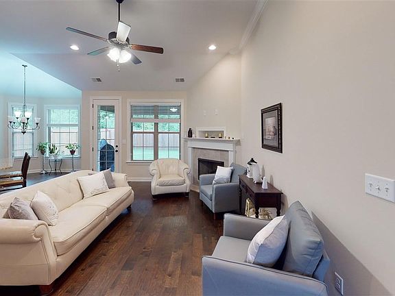 5th image of 2136 Colemont Dr