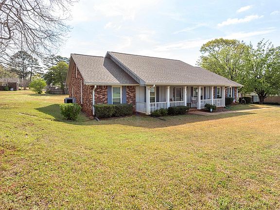 4th image of 1010 Shady Lane Cir
