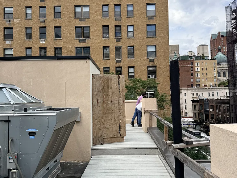 140 E 74th St #1 — Photo 4